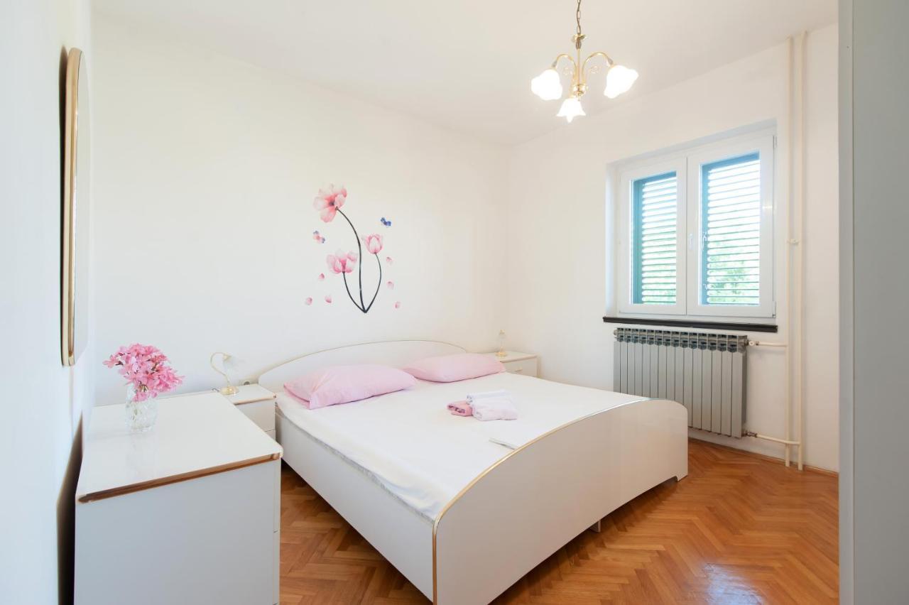 Apartments By The Sea Turanj, Biograd - 6445 Екстер'єр фото
