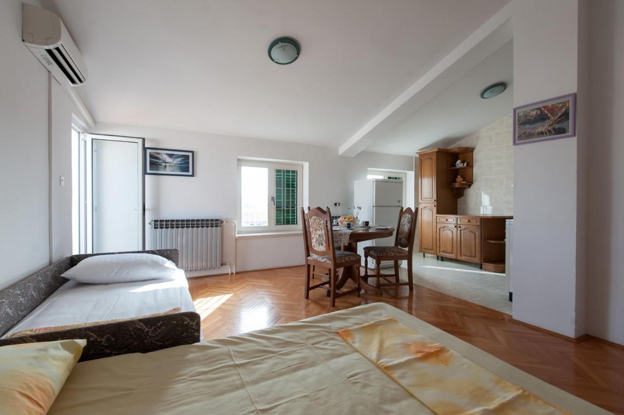 Apartments By The Sea Turanj, Biograd - 6445 Екстер'єр фото